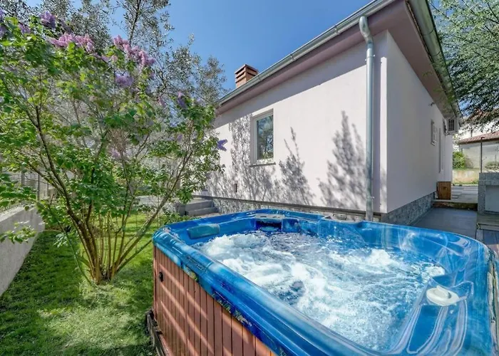 בית נופש House Pelini פולה