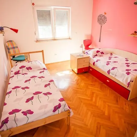 Vakantiehuis House Pelini *