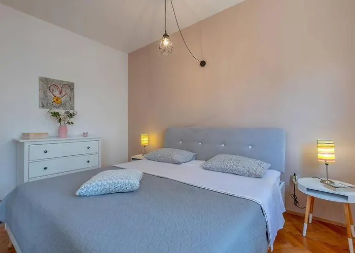 House Pelini * Пула