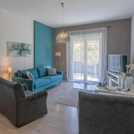 House Pelini * بولا