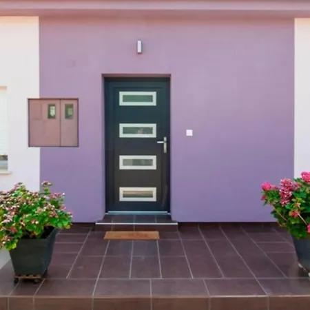 House Pelini * بولا